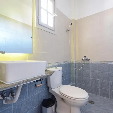 Apartment Akrolithos *